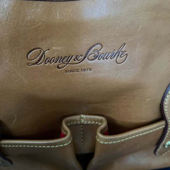 Dooney and Bourke Lucy medium hobo in Natural Florentine leather. - Picture 6 of 12